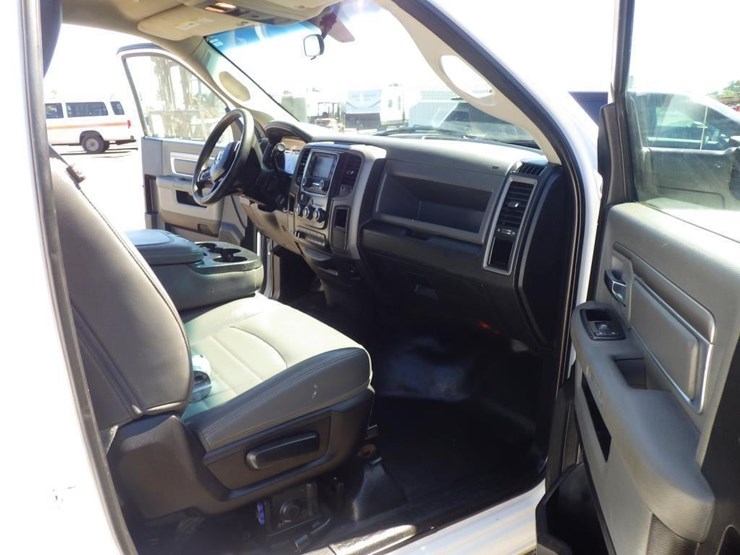 2018-dodge-2500-image-6