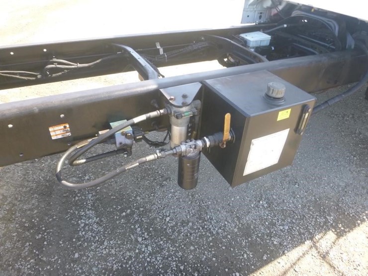 2012-ford-f650-image-8