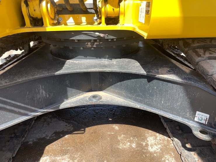 2022-komatsu-pc238us-lc-11-image-32