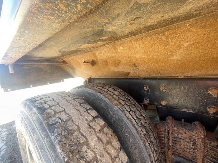 #4013-•-2000-quad-axle-mack-dump-truck-(has-wi-title)-image-29