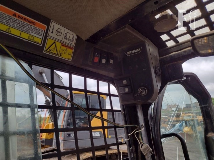 2005-caterpillar-277b-image-10