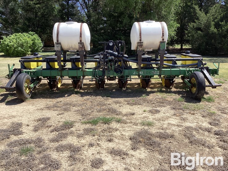 john-deere-7300-image-2