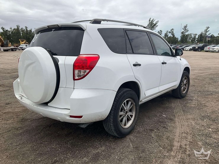 2007-toyota-rav4-image-3