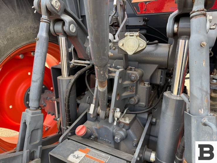 2013-kubota-m110gx-image-28