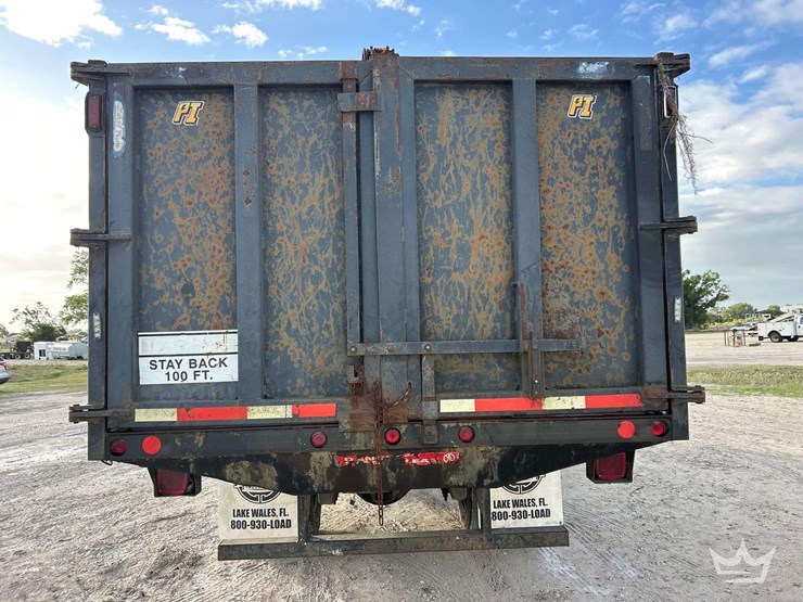 2015-freightliner-m2-106-image-33