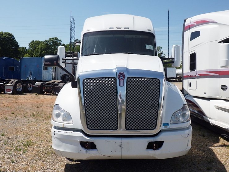 2016-kenworth-t680-image-2