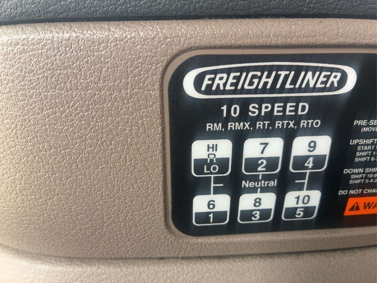 2015-freightliner-cascadia-125-image-34