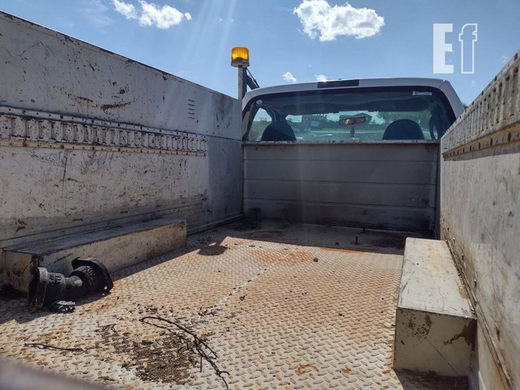 2005-ford-f450-image-32