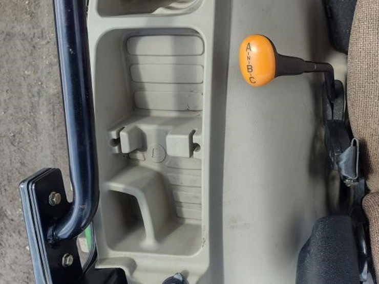 2010-john-deere-4720-image-14