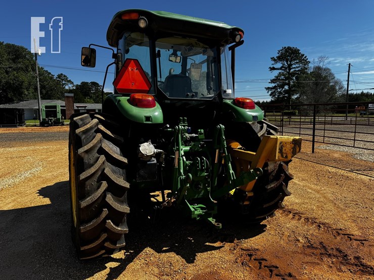 2015-john-deere-6115d-image-3