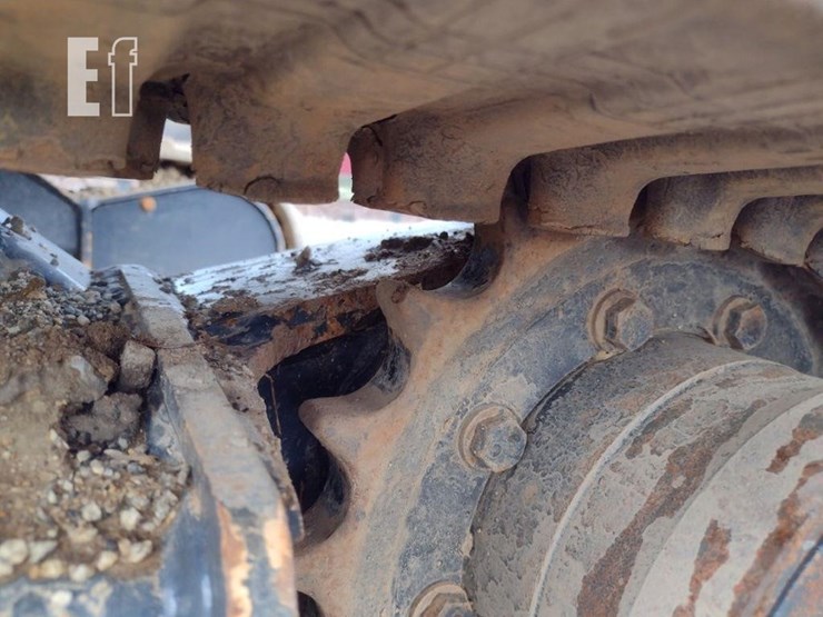 2022-deere-26g-image-36