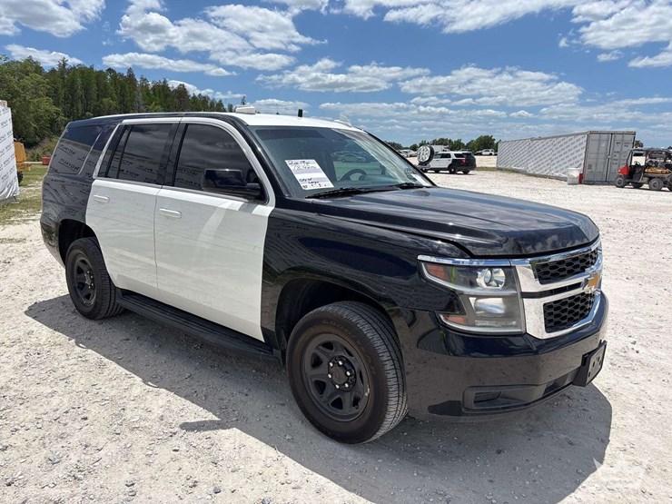 2019-chevrolet-tahoe-image-2