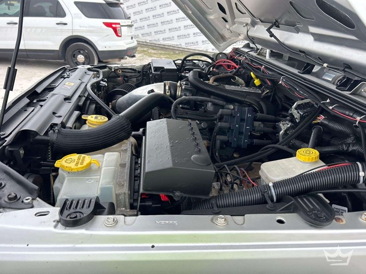 2011-jeep-wrangler-sport-image-9