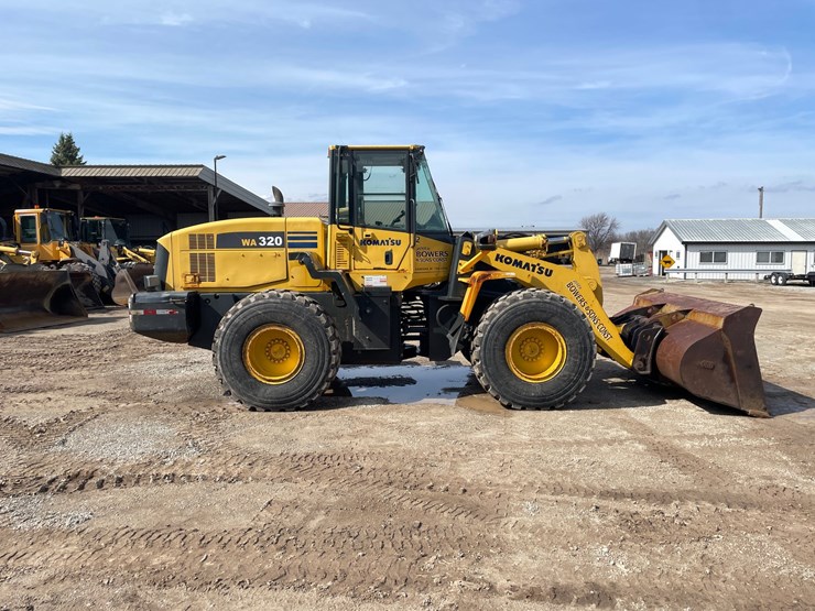 2005-komatsu-wa320-5l-image-4