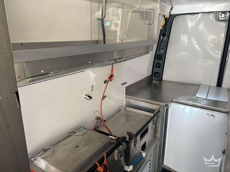2021-mercedes-benz-sprinter-4500-image-19
