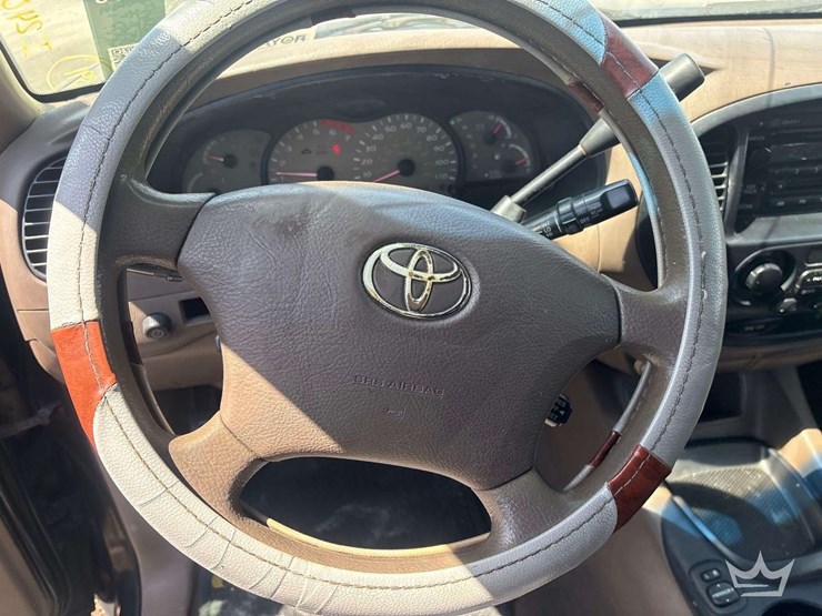 2003-toyota-sequoia-image-13