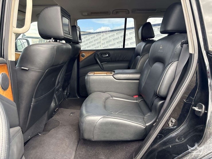 2012-infiniti-qx56-image-26