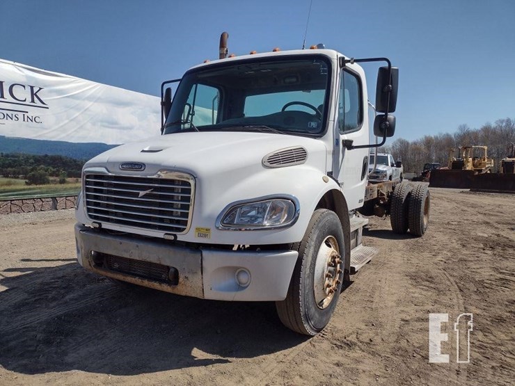 2005-freightliner-business-class-m2-106-image-41