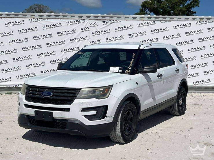2016-ford-explorer-image-1