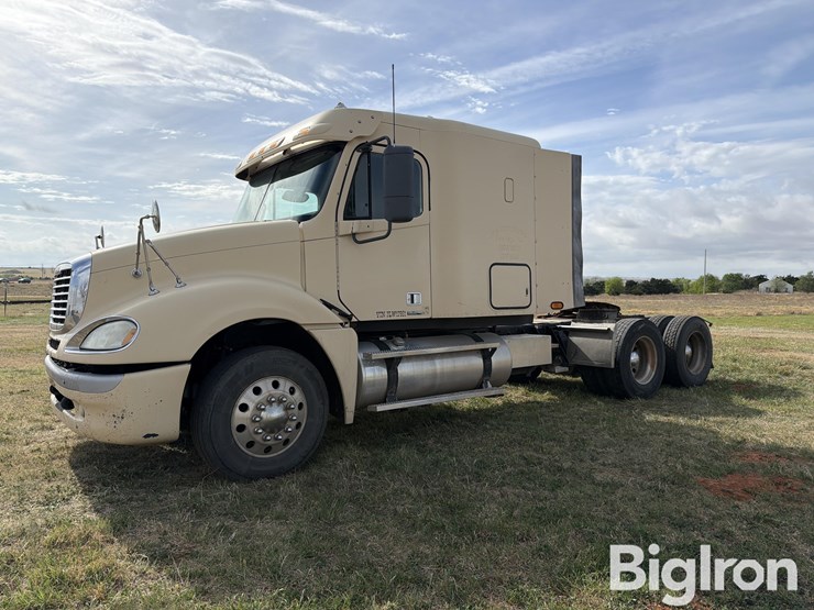 2007-freightliner-columbia-120-image-1