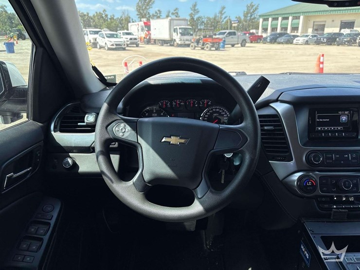 2016-chevrolet-tahoe-image-14