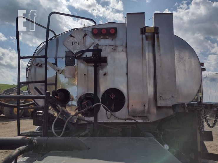2007-freightliner-business-class-m2-106-image-37