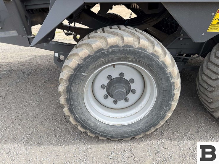 2022-massey-ferguson-2270-image-53
