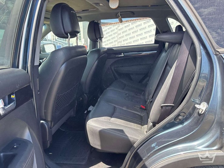 2011-kia-sorento-image-18