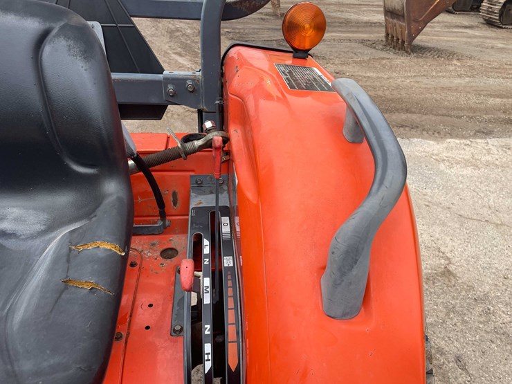 #4054-•-kubota-tractor-image-52