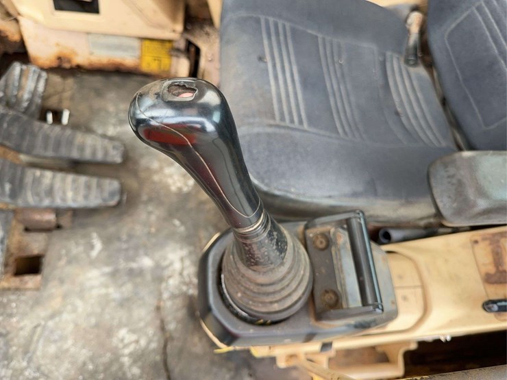 caterpillar-320l-image-32