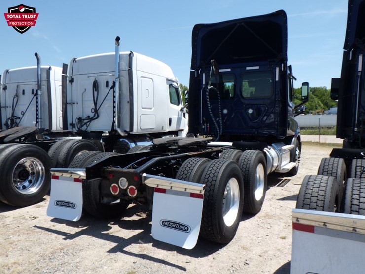 2022-freightliner-cascadia-116-image-6