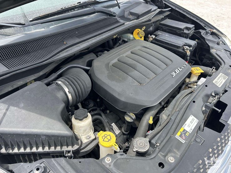 2016-dodge-grand-caravan-image-8