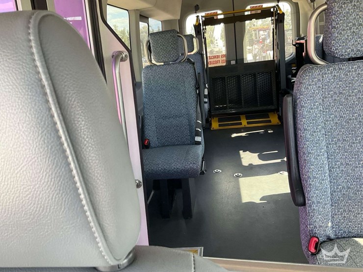 2019-ford-transit-image-21