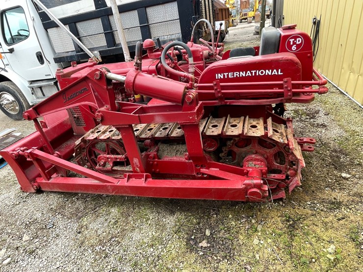 #4087-•-international-antique-dozer-image-8