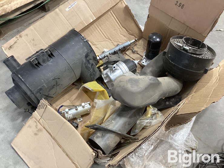 deere-326e-image-7