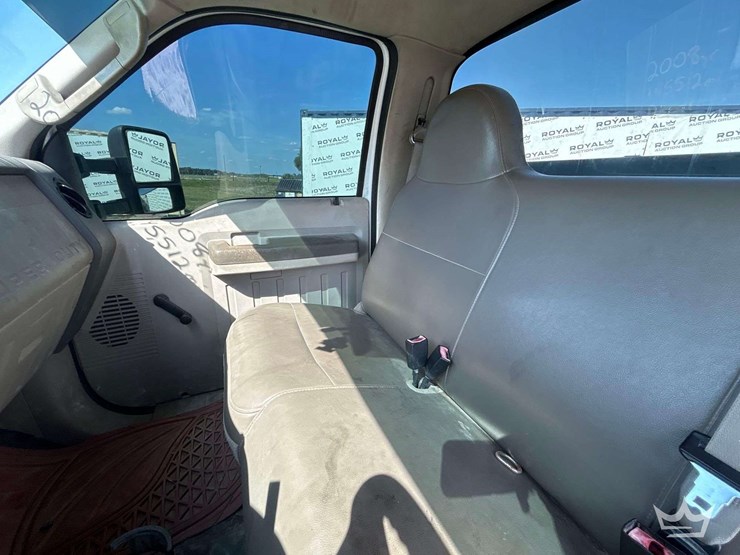2008-ford-f550-image-25