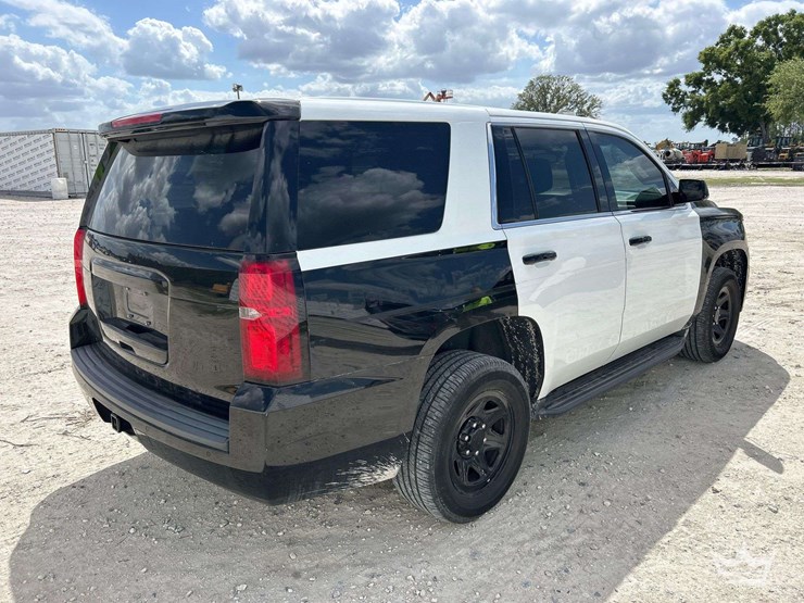 2018-chevrolet-tahoe-image-3