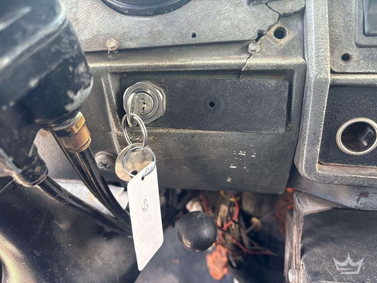 2000-mack-dm690s-image-25