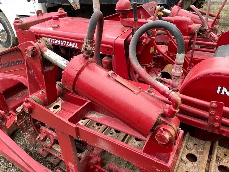 #4087-•-international-antique-dozer-image-37