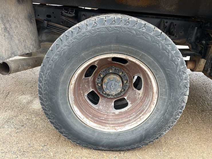 2015-dodge-ram-3500-image-15