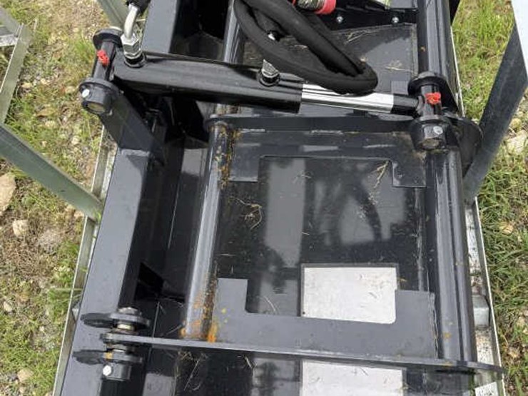 #77-•-44"-mini-skid-steer-grapple---mgb-72-44w-image-2