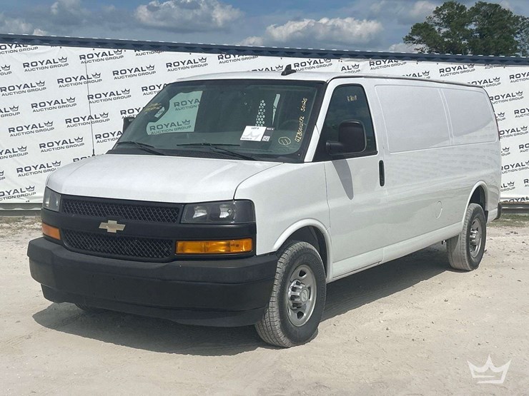 2019-chevrolet-express-2500-image-1