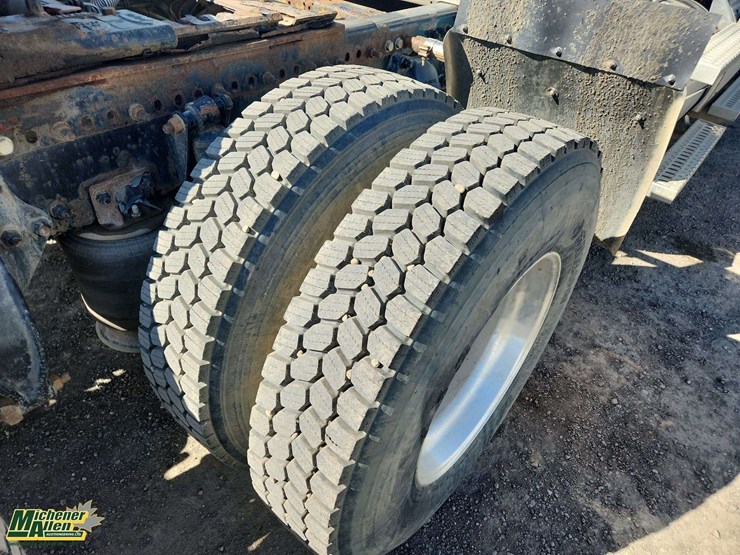 2021-western-star-5700xe-image-29