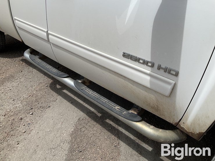 2012-chevrolet-silverado-2500-image-12