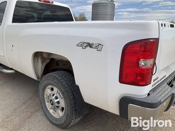 2012-chevrolet-silverado-2500-image-18