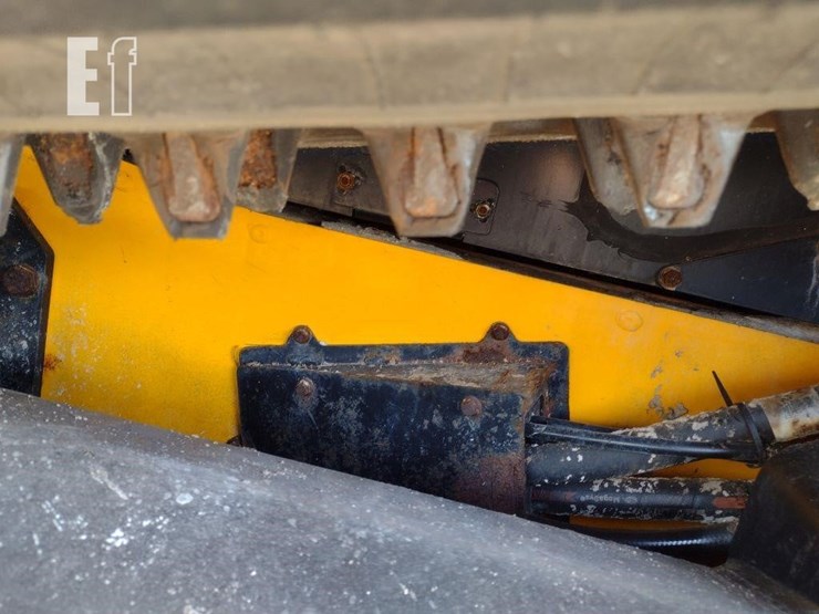 2024-jcb-3ts-8t-image-16