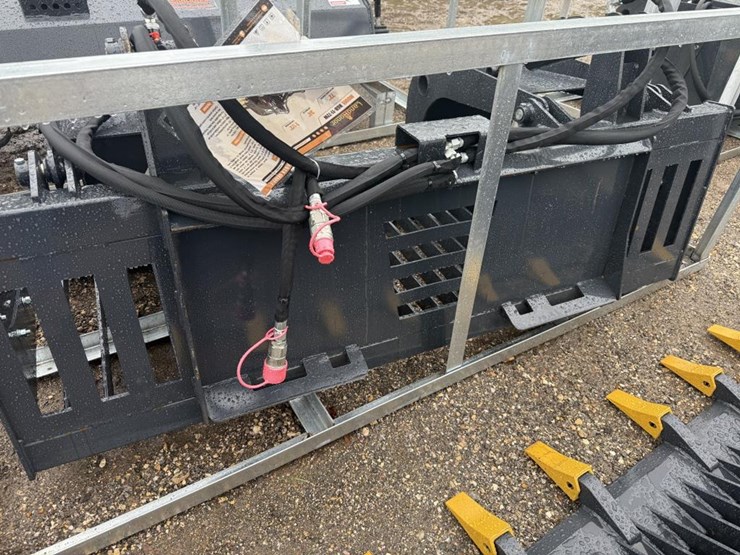 #75-•-72"-skid-steer-rock-grapple---rgb-11-72w-image-3