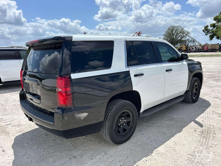 2018-chevrolet-tahoe-image-3