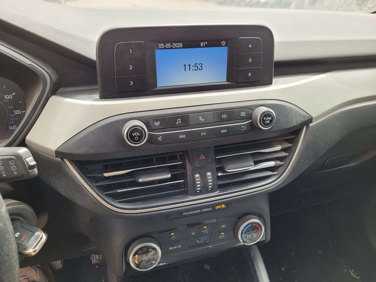 2021-ford-escape-image-16