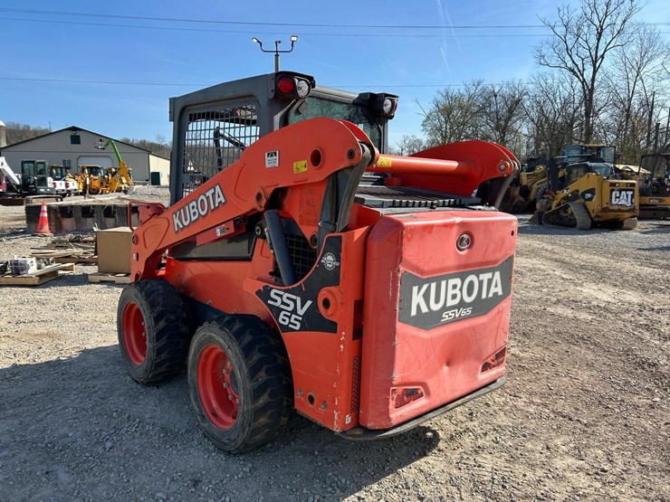 2017-kubota-ssv65-image-2